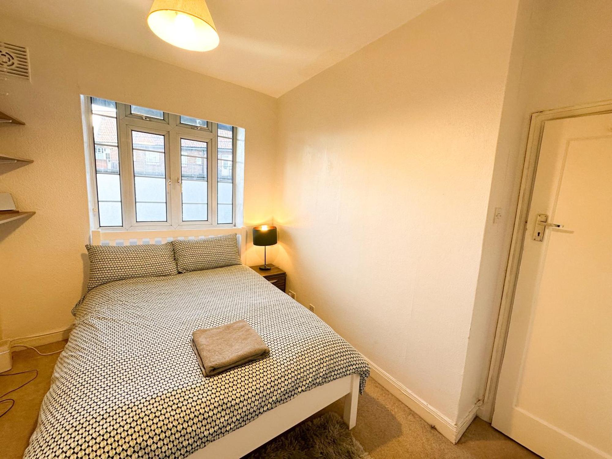 2 Bed Flat - Short Walk From Brent Cross Station Apartamento Hendon Exterior foto
