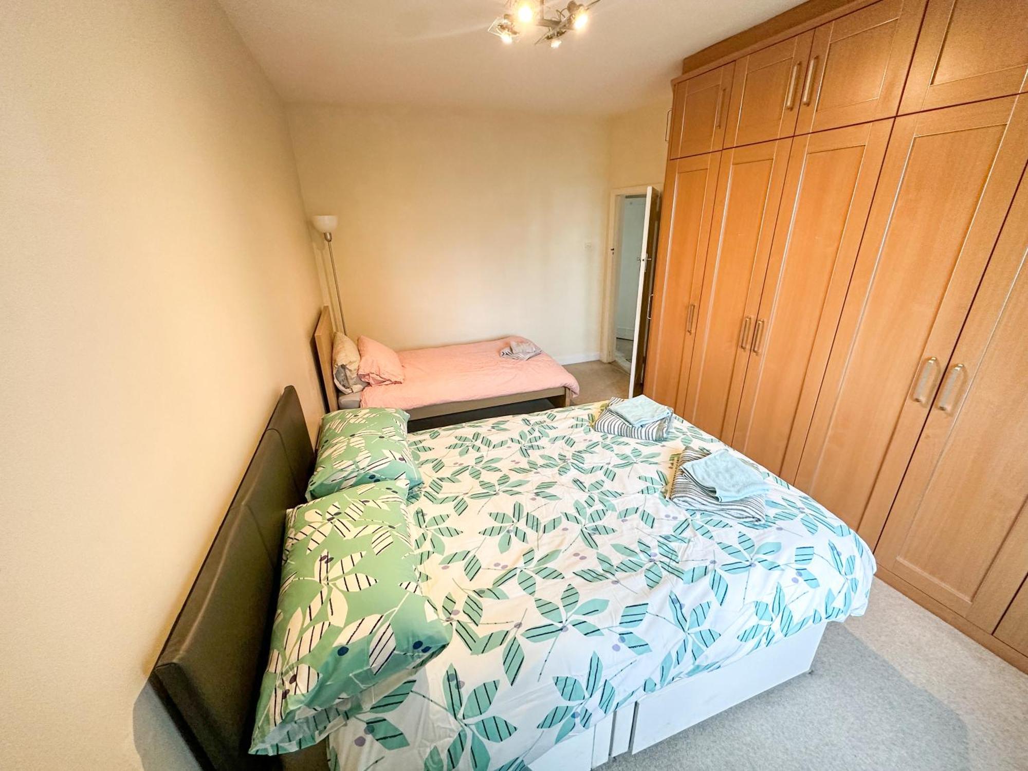 2 Bed Flat - Short Walk From Brent Cross Station Apartamento Hendon Exterior foto